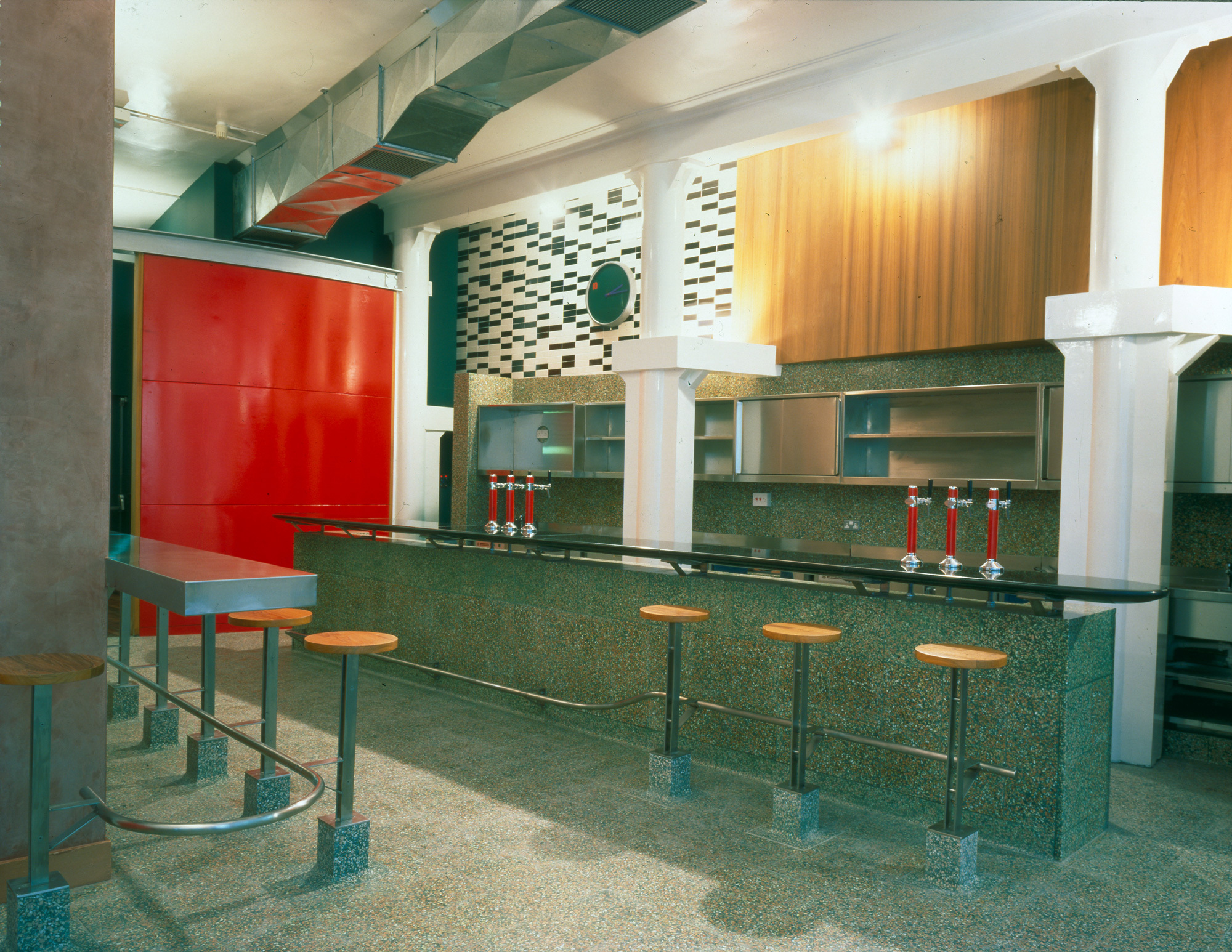 Bar Ten, 1991